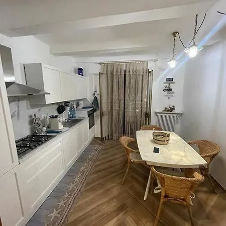 Casa Viareggina 115m2 Zonacentro 비아레지오